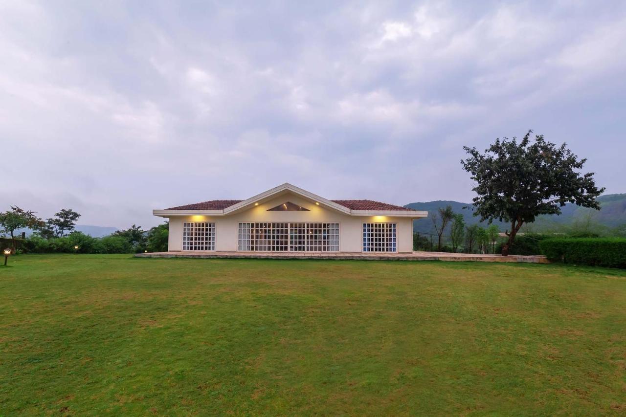 Stayvista'S Shivom Villa 12 - A Serene Escape With Views Of The Valley And Lake Lonavala Exterior photo