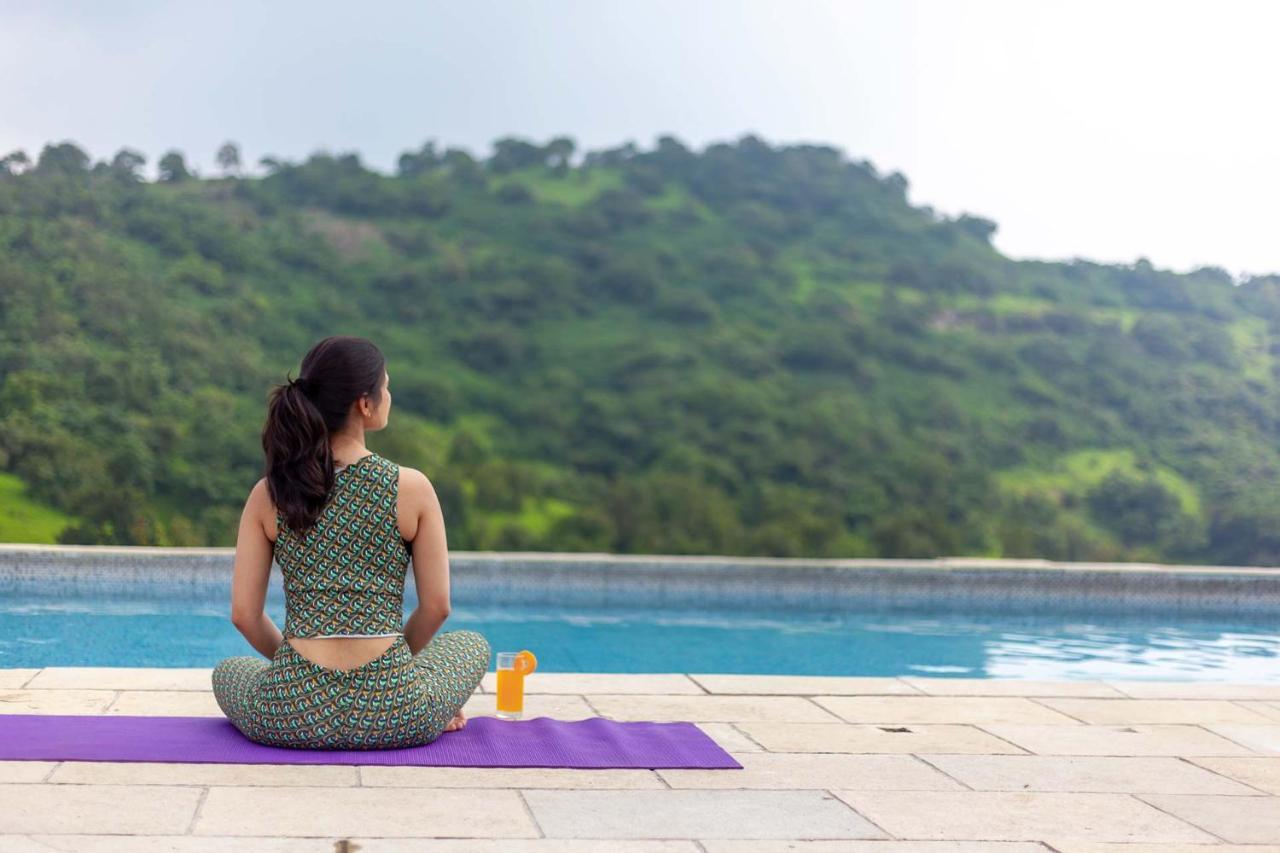 Stayvista'S Shivom Villa 12 - A Serene Escape With Views Of The Valley And Lake Lonavala Exterior photo