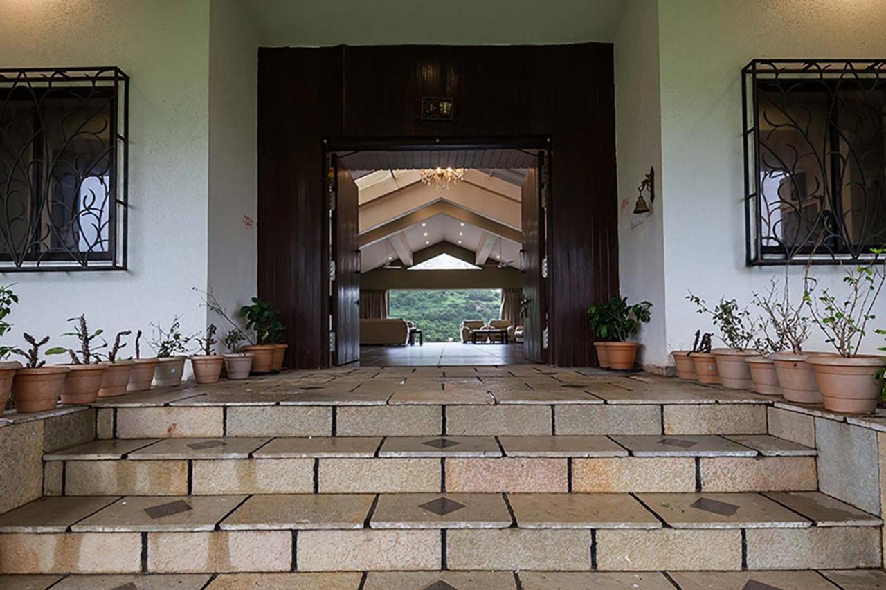 Stayvista'S Shivom Villa 12 - A Serene Escape With Views Of The Valley And Lake Lonavala Exterior photo