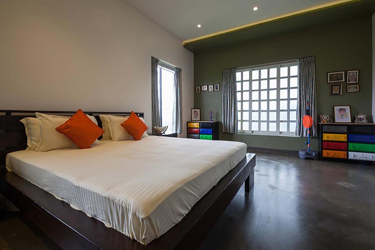Stayvista'S Shivom Villa 12 - A Serene Escape With Views Of The Valley And Lake Lonavala Exterior photo