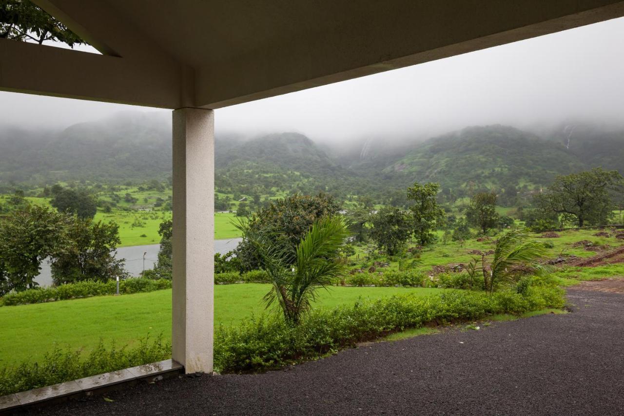 Stayvista'S Shivom Villa 12 - A Serene Escape With Views Of The Valley And Lake Lonavala Exterior photo